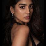 Yukti Thareja Instagram - Unleashing my potential, the best is yet to come🌟 @shareefnandyala @lemysumi_makeupartist @makeupbysneha @priyankaarik @arikatelier