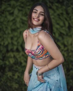 Yukti Thareja Instagram - Fav cardio: Running🏃🏻‍♀️😬 Styling @manogna_gollapudi Outfit @sahilkochharofficial Earrings @thetrinkaholic @screamstudiobyharsha