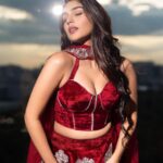 Yukti Thareja Instagram - Shining under the brightest lights ♥️ Styling @manogna_gollapudi Outfit @geethikakanumilli Jewellery @houseofqc 📸: @manish_linga_photography @makeupby_sathya Asst @pravalikagoud15