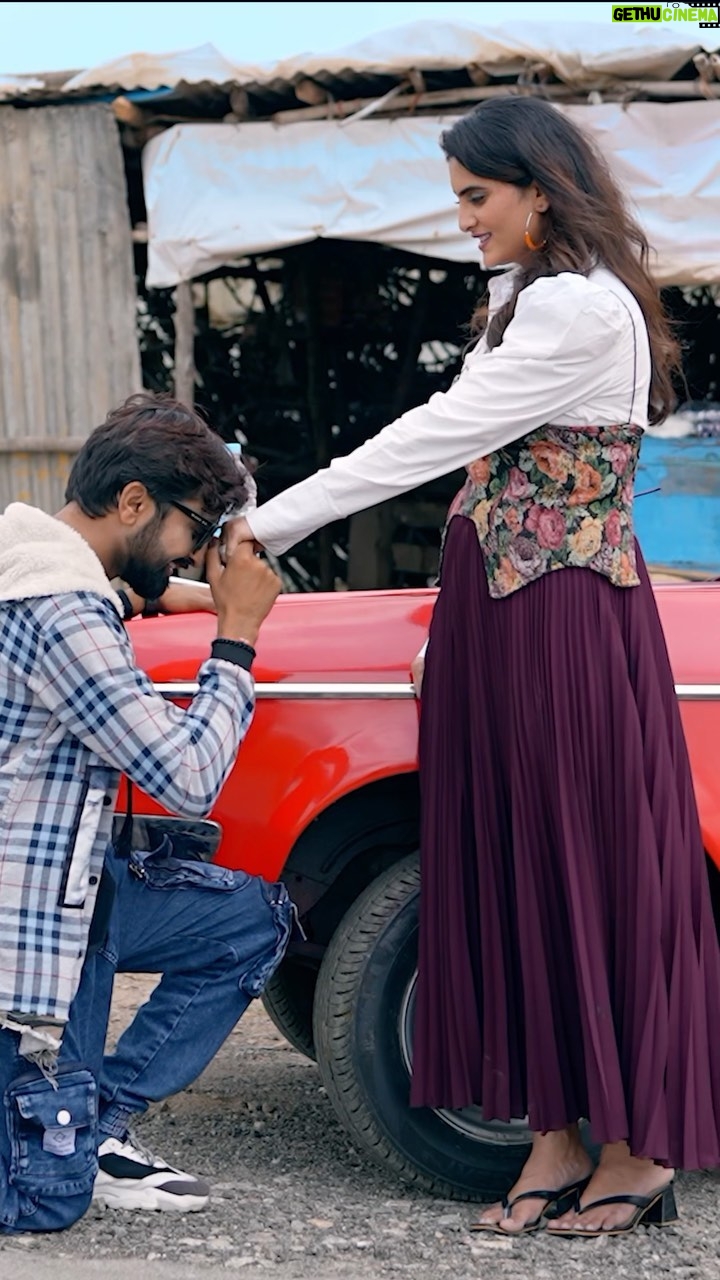 Zeel Joshi Instagram - Have you watched #KaboolKariLiyo yet ? Tune in now . @naveen60601 @thenareshthakor @zeel_joshii @dashrat_khanpur42 @sultan_7717_ . #AmaraMuzikGujarati #reelsinstagram #reels #trending #gujarat #nareshthakor #reelsvideo
