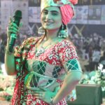Zeel Joshi Instagram – Navratri’s some memorable moments ♥️
.
.
.
.
@zeel_joshii #zeeljoshi 
#newpost #fyp #story #navratrispecial #look #navratrilook #singer