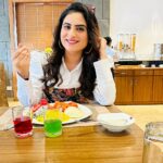 Zeel Joshi Instagram - Dear Zindagi♥️ . . . . . @zeel_joshii #zeeljoshi #shootingtime #breakfast #newpost #food #instagood