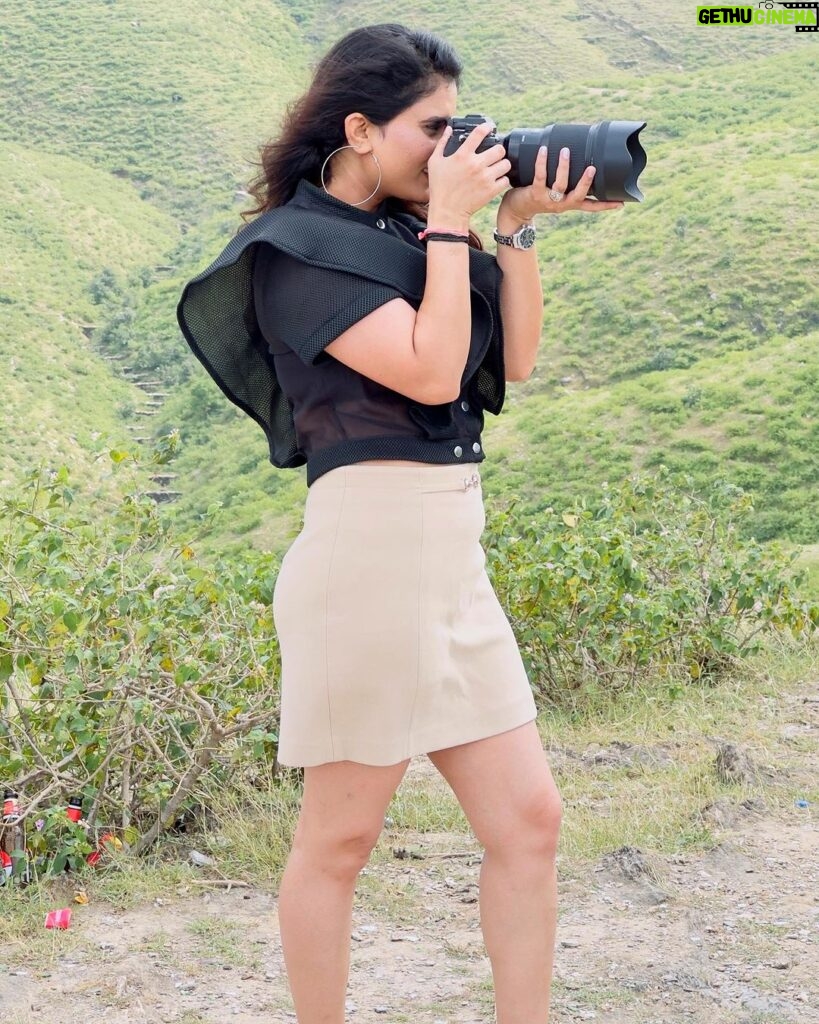 Zeel Joshi Instagram - Camera Man Jaldi Focus Karoo🤓😎 . . . . @zeel_joshii #zeeljoshi #photooftheday #photographylovers #photoshoot #outfit #colaboración