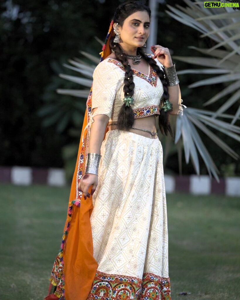 Zeel Joshi Instagram - રાધા રાણી લાગે ❤️...@zeel_joshii #instagram #instapost #viral #trending #navratri #photoshoot #gujaratiactrees #actress #gujaratimovie #india #janmashtami #radhakrishna #radharani #djglory #rental #rentoutfit #fashionmoodwali FashionMoodwali
