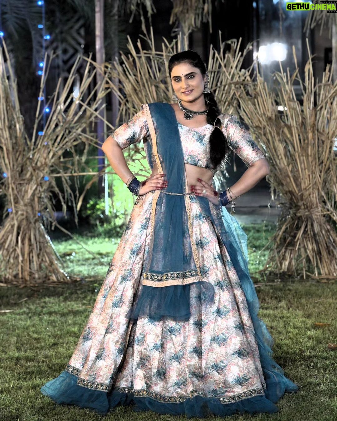 Zeel Joshi Instagram - રાધા રાણી લાગે ❤️...@zeel_joshii #instagram #instapost #viral #trending #navratri #photoshoot #gujaratiactrees #actress #gujaratimovie #india #janmashtami #radhakrishna #radharani #djglory #rental #rentoutfit #fashionmoodwali FashionMoodwali