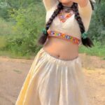 Zeel Joshi Instagram - Khushi-Khushi Pehna Tera Diya Gehna ♥️ . . . . Outfit By :- @fashion.moodwali @zeel_joshii #zeeljoshi #explorepage #outfits #makeup #boutique #instagood #instareels