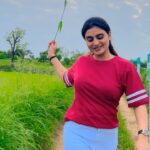 Zeel Joshi Instagram - Love Neture 🌺🍀☘️🌳🌲🌵🎄🌱🌷🌹🌺 . . . Outfit By @santu.in_ ☺️ @zeel_joshii #zeeljoshi #fyp #trendingreels #foryou #explore #instagood