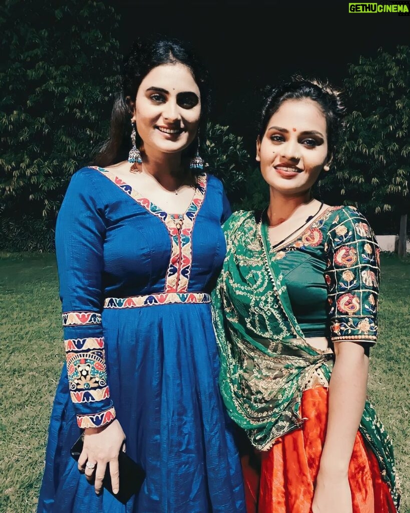 Zeel Joshi Instagram - Myself and Zeel Joshi best Actress #singer #zeeljoshi #jankicharan #morlogrouppatan #morlogroup