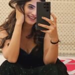 Zeel Joshi Instagram - Badi MushkiL BaBa..😍🙈 . . . . @zeeljoshi #zeeljoshi #trending #trendingreels #fyp #cute #love #❤️