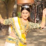 Zeel Joshi Instagram – દેશી મટચી… 😌😉😃😀🥰
.
.
.
.
.
@zeel_joshii #zeeljoshi #desigirl #trendingmusic #dance #desidance #fy #foryou #explore
