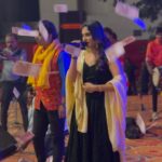 Zeel Joshi Instagram - વહરે રે મારી માતા જય ચેહર મા❤️ @zeel_joshii . . . . . . . . . . . . . . . #live #pogram