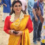 Zeel Joshi Instagram – Uff Yeh Garmi ,Upar Se Heavyweight Outfit , Bhir Bhii Smile To Dekho..😁😀😃 
This is called the life of an actor… ❤️
.
.
.
.
#zeeljoshi @zeeljoshi #outfit #smile #cutesmile #cute #desigirl #explorepage #trending #instagram #reels #shooting #model #singer #actor