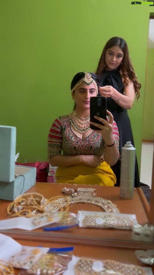 Zeel Joshi Instagram - Just Looking Like a Wooooowww 😁😍❤️ . . . . @zeel_joshii #zeeljoshi #bridalook #traditional #cute #love #fy #instagood #reels #outfit #influencer #singer #actress