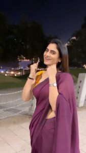 Zeel Joshi Instagram - Kangan Leke Aana … ☺️😌🙈🥰♥️ . . . . . @zeel_joshii #zeeljoshi #saree #sareelove😍 #cutegirl #instagood #trendingreels