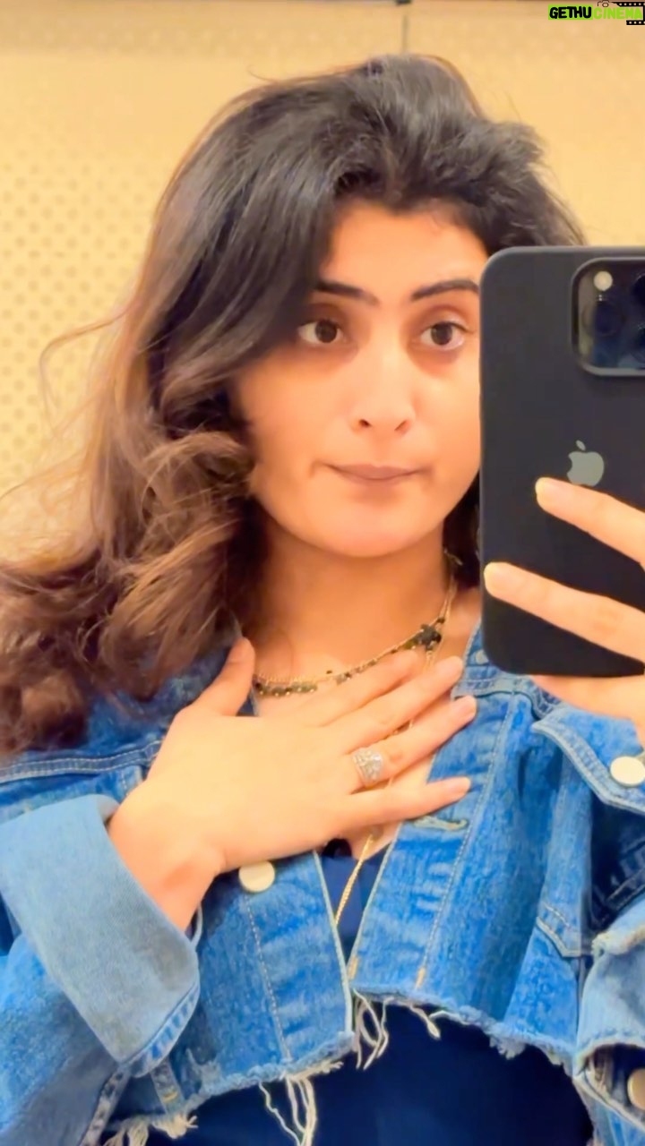 Zeel Joshi Instagram - Hum To Isharon Mein Baaten Karenge 🙈🙈🙈🙈 . . . . @zeel_joshii #zeeljoshi #fy #♥️ #instagram #newpost #wow