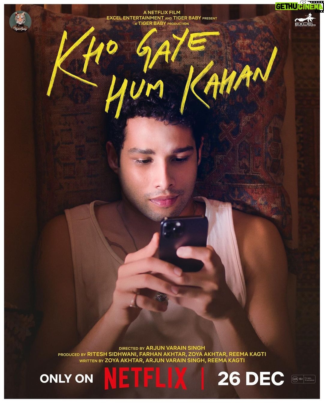 Zoya Akhtar Instagram - He doesn’t scroll, He swipes. Imaad ♥️ #KhoGayeHumKahan TRAILER in 2 DAYS @siddhantchaturvedi @ananyapanday @gouravadarsh @kalkikanmani @anyasinghofficial @arjunvarain.singh @ritesh_sid @faroutakhtar @reemakagti1 @angaddevsingh1 @kassimjagmagia @vishalrr @kartikshah14 @pravinkhairnar @sharicsequeira @tanaysatam @imanojchouhan @excelmovies @tigerbabyofficial @netflix_in @zeemusiccompany