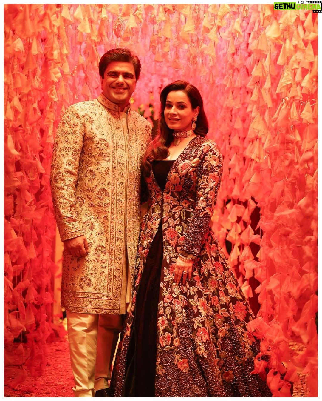 Zoya Akhtar - 54.6K Likes - Weddings Outfits Forever♥️
This show would not be the same without the help from our magnificent design friends. A big hug to 🤗
@manishmalhotra05 @sabyasachiofficial @taruntahiliani
@aisharaoofficial
@gaurangofficial @gauravguptaofficial @raw_mango @rimpleandharpreet @beezsharma
@madeinheaventv @tigerbabyofficial @excelmovies