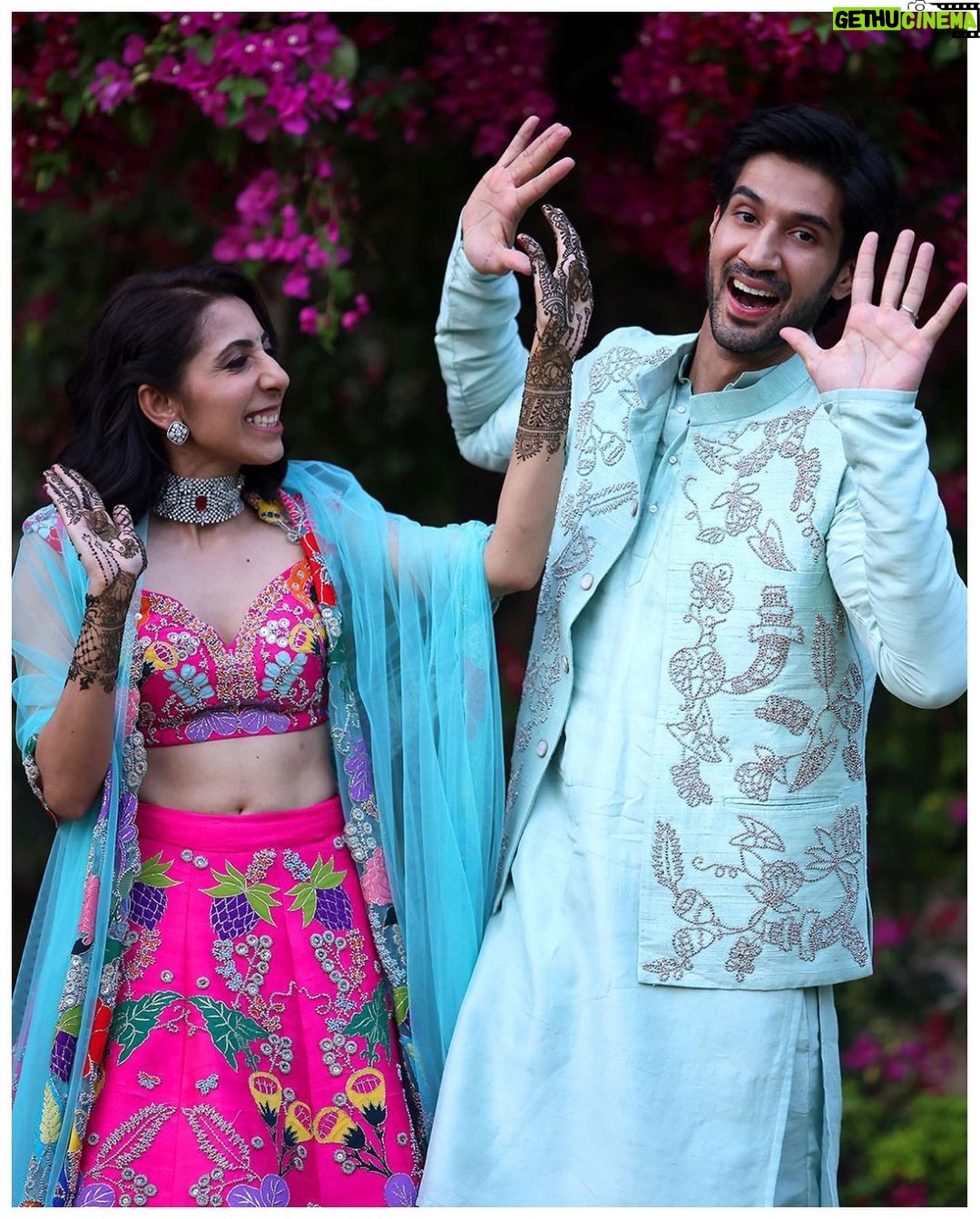 Zoya Akhtar - 54.6K Likes - Weddings Outfits Forever♥️
This show would not be the same without the help from our magnificent design friends. A big hug to 🤗
@manishmalhotra05 @sabyasachiofficial @taruntahiliani
@aisharaoofficial
@gaurangofficial @gauravguptaofficial @raw_mango @rimpleandharpreet @beezsharma
@madeinheaventv @tigerbabyofficial @excelmovies