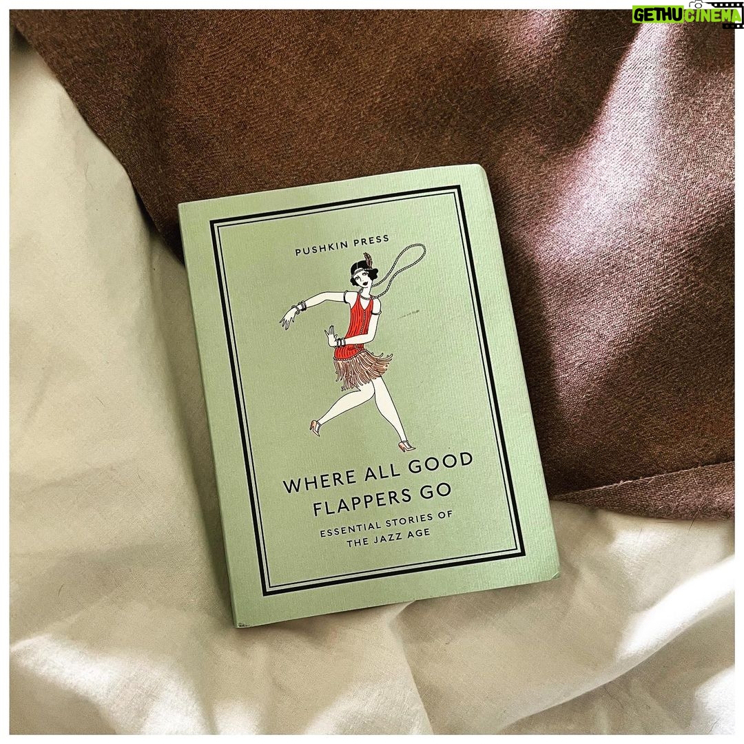 Zoya Akhtar Instagram - 💃 #whereallgoodflappersgo #shortstories #thejazzage #myfavera #theswinging20s #I♥️Books