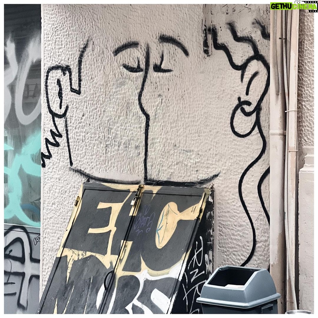 Zoya Akhtar Instagram - Thank You For The Kiss Athens ♥️ #artisheart #graffiti #athens