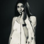 netri nisarg trivedi Instagram - Photography: @gaurang.anand Team management: @contentcrestmedia Make up: @parthu_makeupofficial Asst. photographer : @dhvl_vnl #saree #photography #actor #netritrivedi #white #gujaratifilms #ahmedabad