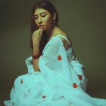 netri nisarg trivedi Instagram - November Rains Photography: @gaurang.anand Team management: @contentcrestmedia Make up: @parthu_makeupofficial Asst. photographer : @dhvl_vnl #saree #photography #actor #netritrivedi #white #gujaratifilms #ahmedabad
