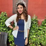 netri nisarg trivedi Instagram - Tara. Tara. Kaunsa Tara? Kis manzil ka? Kya chakkar hai? Kaha challa hai dil ka rastaa bin kadmo ke… Durr khadi sapno ki mallika, Hai thodi na yaar, Mirage hai ! Jo desert mein dikhta hai. Hoti reyt hai, lagta paani. #tamasha #tara ———————————————————————————— #netritrivedi #bollywoodnight #tara #tamasha #actor #gujarati #gujaratifilm #ahmedabad