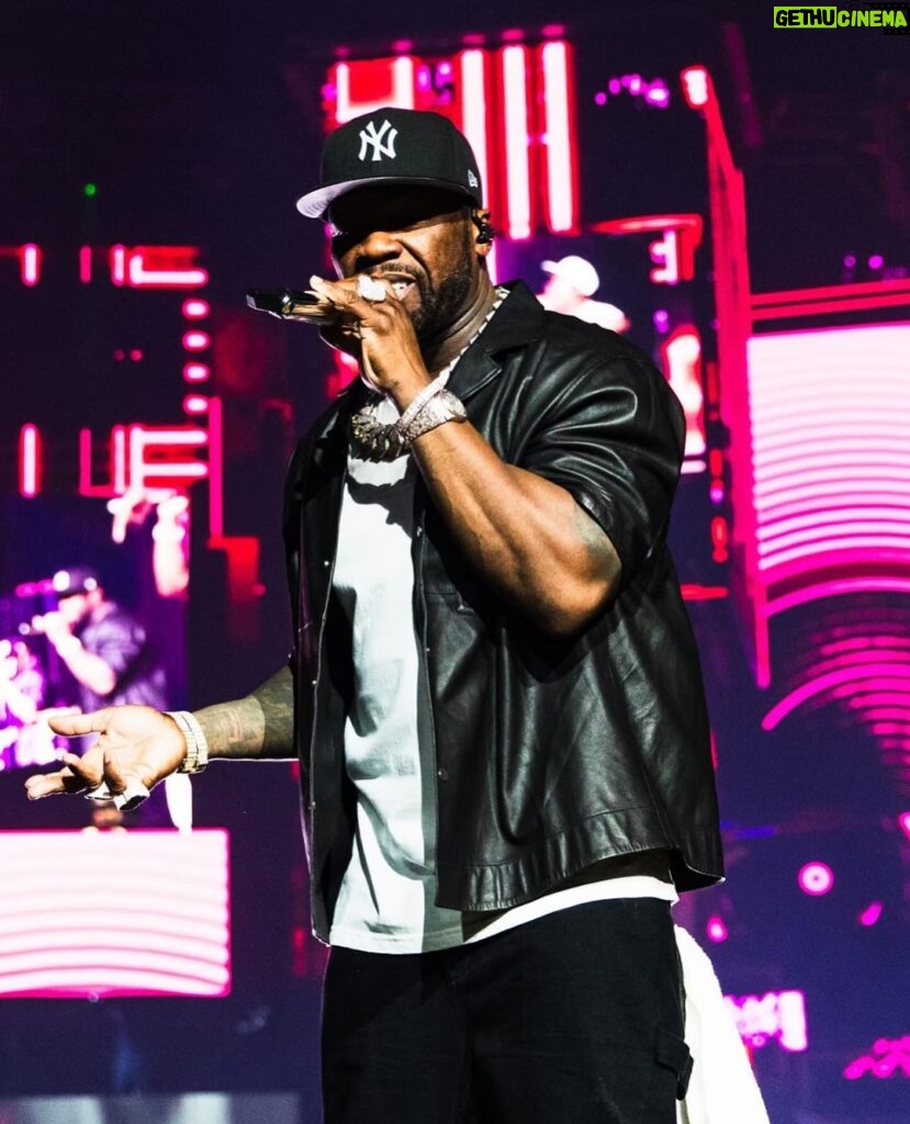 50 Cent Instagram - Sydney was lit 🔥 I’m still coming down off that.😳they was on 10. @bransoncognac @lecheminduroi @thefinallaptour Sydney, Australia