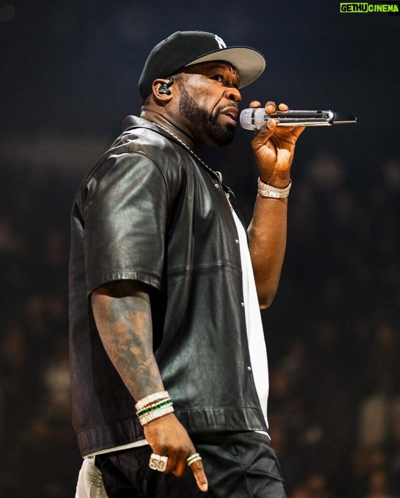50 Cent Instagram - LONDON 3 show second time selling out the O2 Arena amazing energy 💣@teddysphotos shook the building. @bransoncognac @lecheminduroi