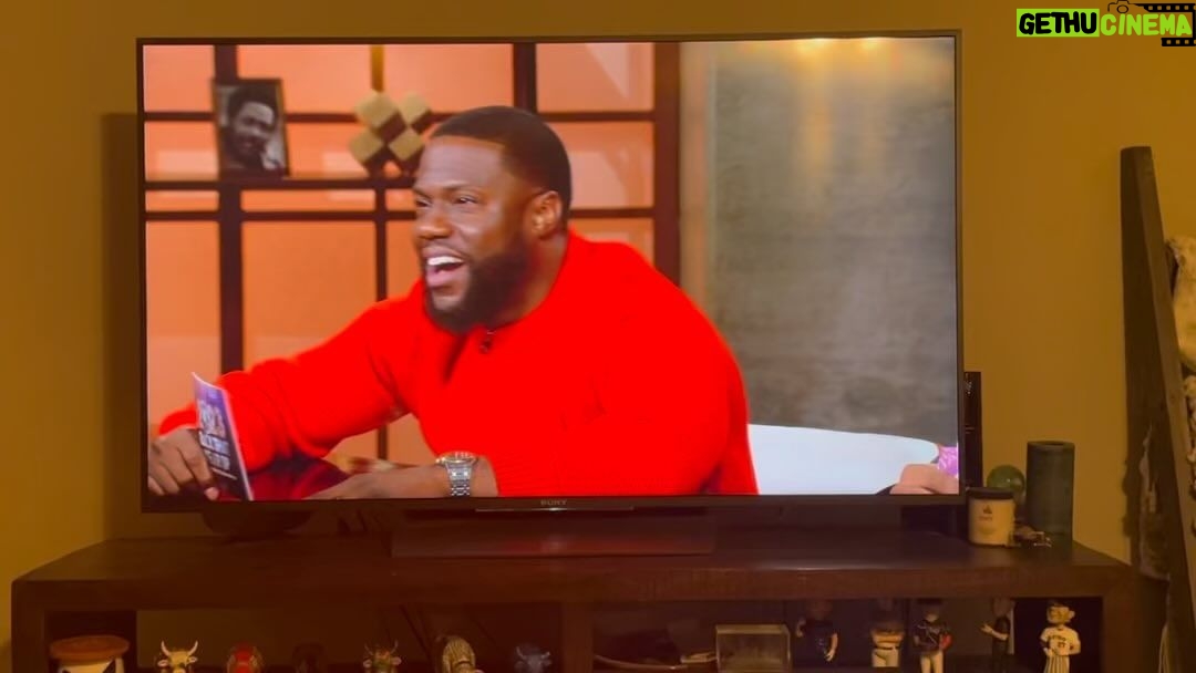 50 Cent Instagram - 🫢oh no @kevinhart4real is one of the coolest people in the world. He brings joy into our lives, he makes us laugh. Im almost positive my new positive vibes are going to be contagious 😷 😆@bransoncognac @lecheminduroi