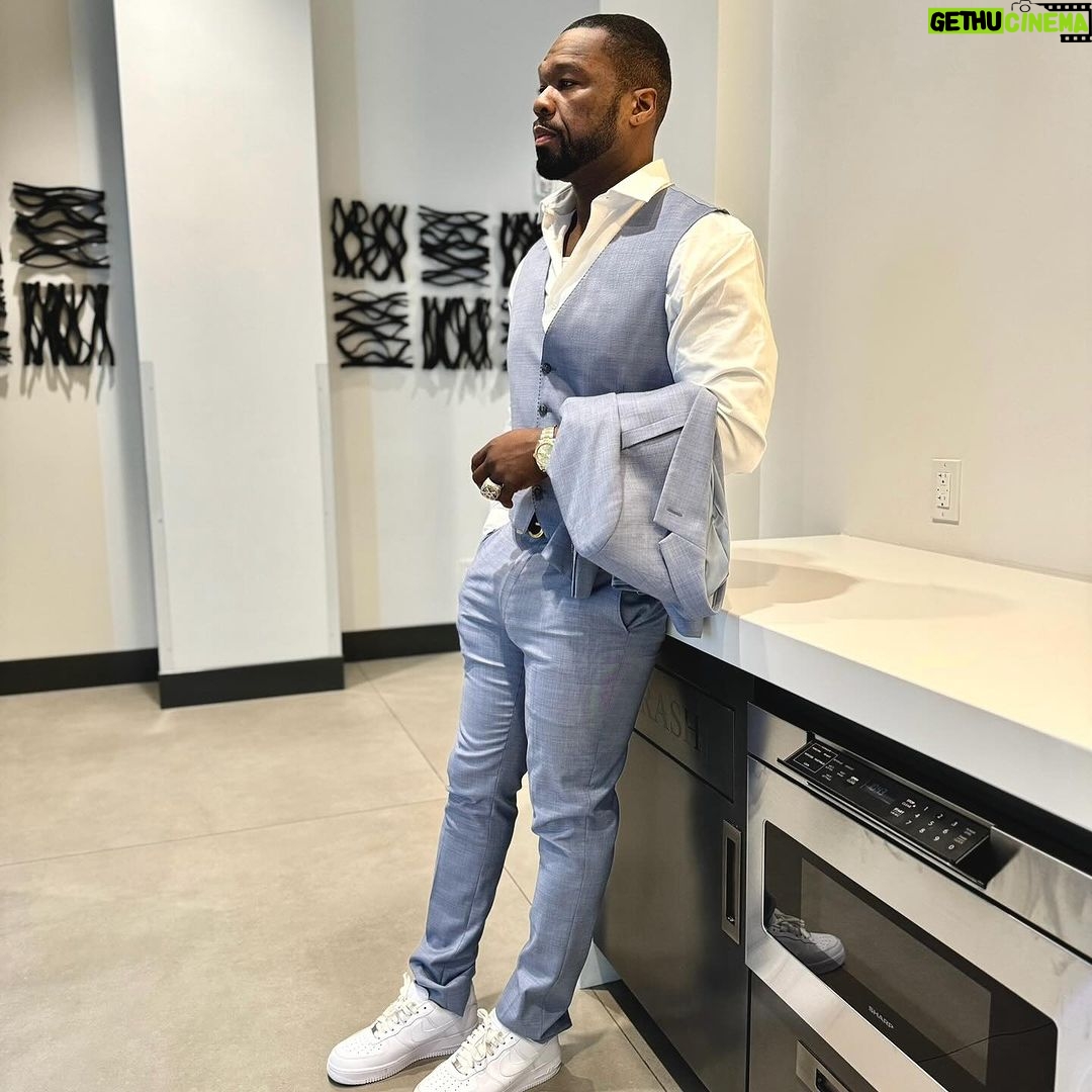 50 Cent - 272.2K Likes - Excuses makes the day easy but tomorrow hard. Discipline makes today hard but tomorrow easy. @bransoncognac @lecheminduroi
