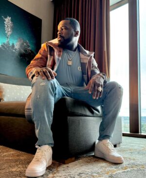 50 Cent Instagram - Good morning I’m up and ready to work let’s get it ! @bransoncognac @lecheminduroi