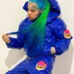 6ix9ine Instagram - A nigga wearing wigs got these “real niggas” mad 🤣🤣 JUST REMEMBER this guy is beating you in numbers🤣 I never seen so many “gangsta rappers” pressed