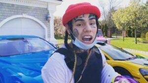 6ix9ine Instagram - FOR EVERY RAPPER WHO NEEDS TO RENT CARS FOR THEIR VIDEO DM ME 🤣🤣🤣🤣🤣🤣🤣🤣🤣🤣🤣🤣🤣🤣🤣🤣🤣🤣🤣 I OWN ALL MINE 🤣🤣🤣🤣🤣🤣🤣🤣🤣🤣🤣🤣🤣🤣🤣🤣