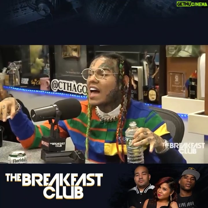 6ix9ine Instagram - 🤣🤣 I REMEMBER THEY SAID I GIVE YOU A COUPLE MORE MONTHS 🤣🤣🤣 THIS FELT SO GOOD @breakfastclubam happy to be back 💕😤 NOVEMBER 23RD‼️