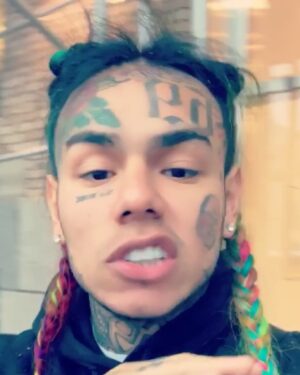 6ix9ine Instagram - WATCH IT ALL CRUMBLE
@elpelonavila rescheduling for Austin 🙏🏻 DMV everything 🙏🏻🙏🏻