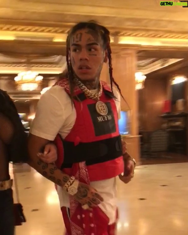 6ix9ine - 2.1 Million Likes - 50 not as cool as me