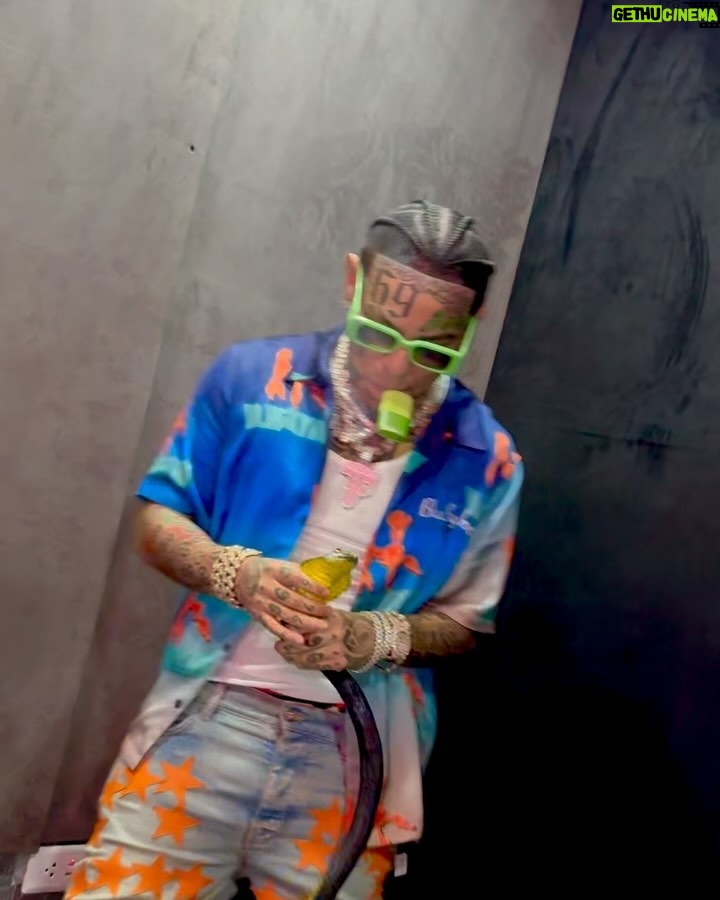6ix9ine - 1.5 Million Likes - BLACKBALLED ™️ ⚫️ EP 1-8 🎱
You want a video to 1-2 or 3?