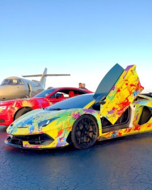 6ix9ine Instagram - On my way to New York. I got a million dollars on me and on my mother I’m by myself here’s what the jet lady texted me I copy and pasted it Arriving:6:45PM
Airport: signature flight 
1 Airport Rd, Morristown, NJ 07960
Well I’m with the kid who recorded this video but he’s like 5’4 140 solid I swear.