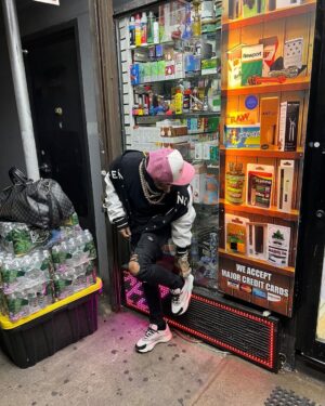 6ix9ine Instagram - New York Really Soft. This is home but me walking around with 1,000,000 cash is crazy