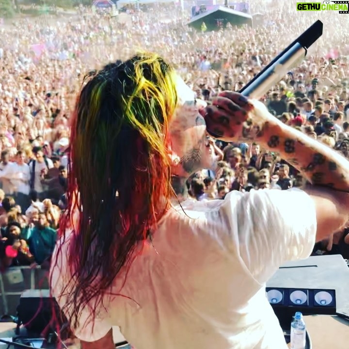 6ix9ine - 1.9 Million Likes - LMAOOOOOOOOOOOOO 😂😂😂😂 YO I BEEN TOOO TOOO HOT FOR MONTHS NOW. I LOVE YOU ALL WHO KEEP ME ON TOP 💙💜💚❤️💛🖤 ‼️‼️‼️ IM LIVING MY BEST LIFE I CANT FUCK WIT YOU NIGGAS 😎😎😎
@iampvnch we did that! HBD @thedoncanon
