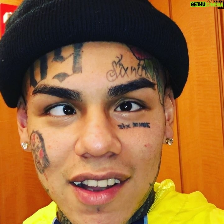 6ix9ine - 1.7 Million Likes - 🤪