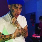6ix9ine Instagram – ITS TIME FOR THAT 9 FOR 9 🔥🔥🔥🔥🔥🔥🔥 NO ENGLISH ON THIS ONE 🚫🚫🚫 ANOTHER ONE FOR THE BILLBOARD @anuel_2blea 💜❤️🧡💛💚💙 PEGAMOSSSS‼️‼️‼️ 😂😂 BABYYYYY Miami, Florida