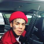 6ix9ine Instagram - MIAMI IM HERE ‼️🌈🦄💧