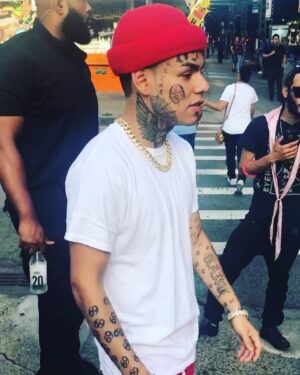 6ix9ine Instagram - After getting punched in the face 1,000,000 times Tekashi69 still a whole bum out here.