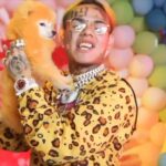 6ix9ine Instagram - ‼️FEFE OUT NOW‼️ GO WATCH RIGHT NOW 💜❤️💚💙🧡💛 EVERYONE SHARE FEFE ON YOUR PAGE 🦄🌈‼️🌈🦄‼️ SHARE IT ✅ REPOST IT 💞 TAG EVERYONE AND THERE GRANDMA 💚💛💜❤️💙🧡 @nickiminaj 🦄 @murdabeatz 🎹