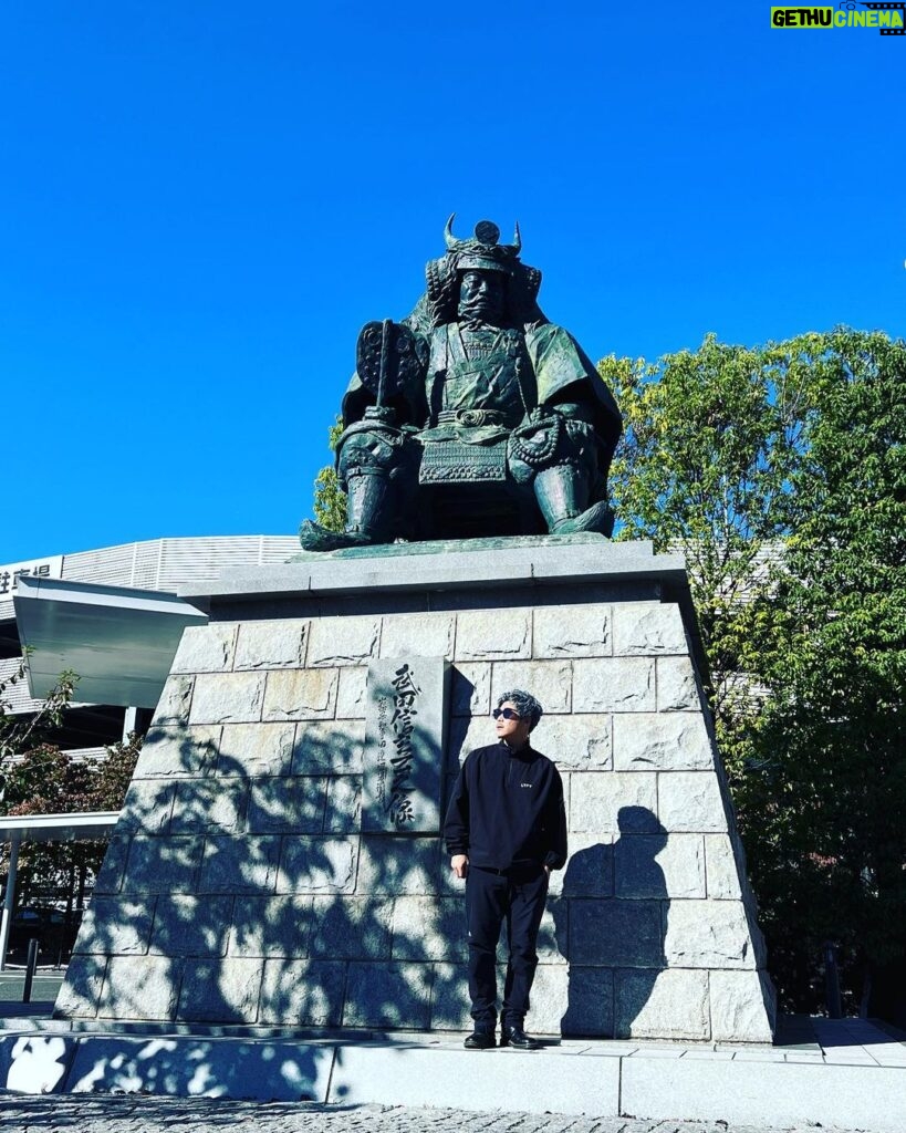 APOLLO Instagram - 47都道府県ツアーでこの投稿についた イイねが、明日の静岡県の生活費になります🙏　イイねとコメントよろしくお願いします🔥　いつもありがとう😊