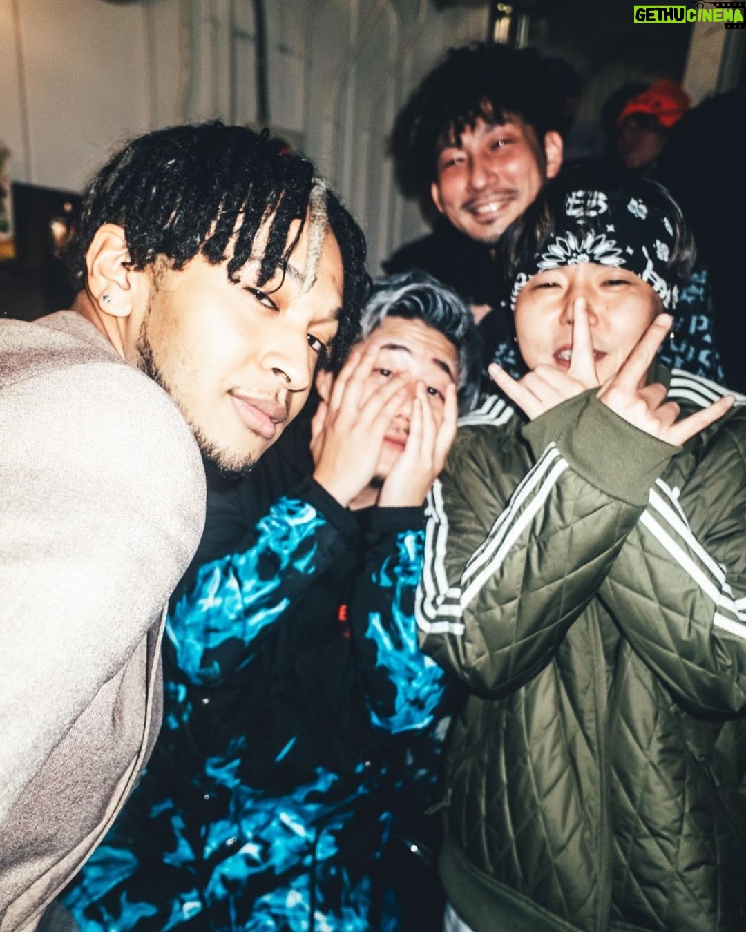 APOLLO - 3K Likes - 良いお年を🎍