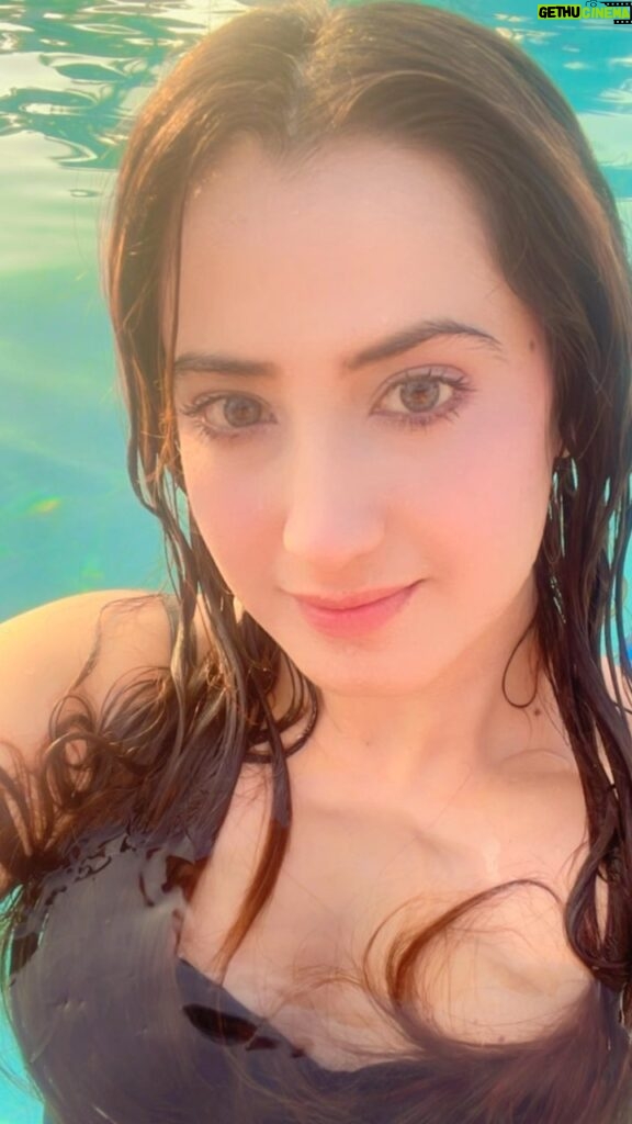 Aalisha Panwar Instagram - Pool tym is Me tym .. ., 🩵💦 Well.. who am I kidding.. this whole trip is Me Tym .. ., 😅🤷‍♀️ . . #pooltime #southgoa #metime #selfpampering #mentalpeace #rejuvinating #chilling #solotrip #vibingalone South Goa