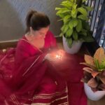 Aalisha Panwar Instagram - Happy Diwali .. 🪔🙏❤️ This one is special as this is my first Diwali with family since I shifted Mumbai .. waited for this for soo long .. .,😇 @aarohi_panwar_18 @_dineshpanwar_ @anita.panwar.3720